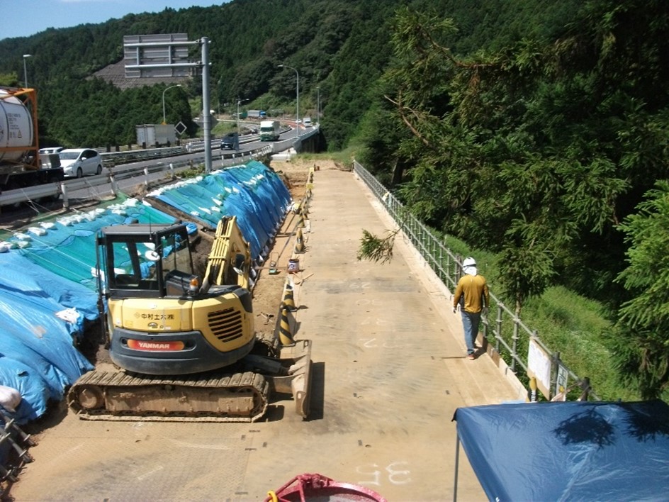 令和2年度　名阪国道亀山地区交通安全対策工事